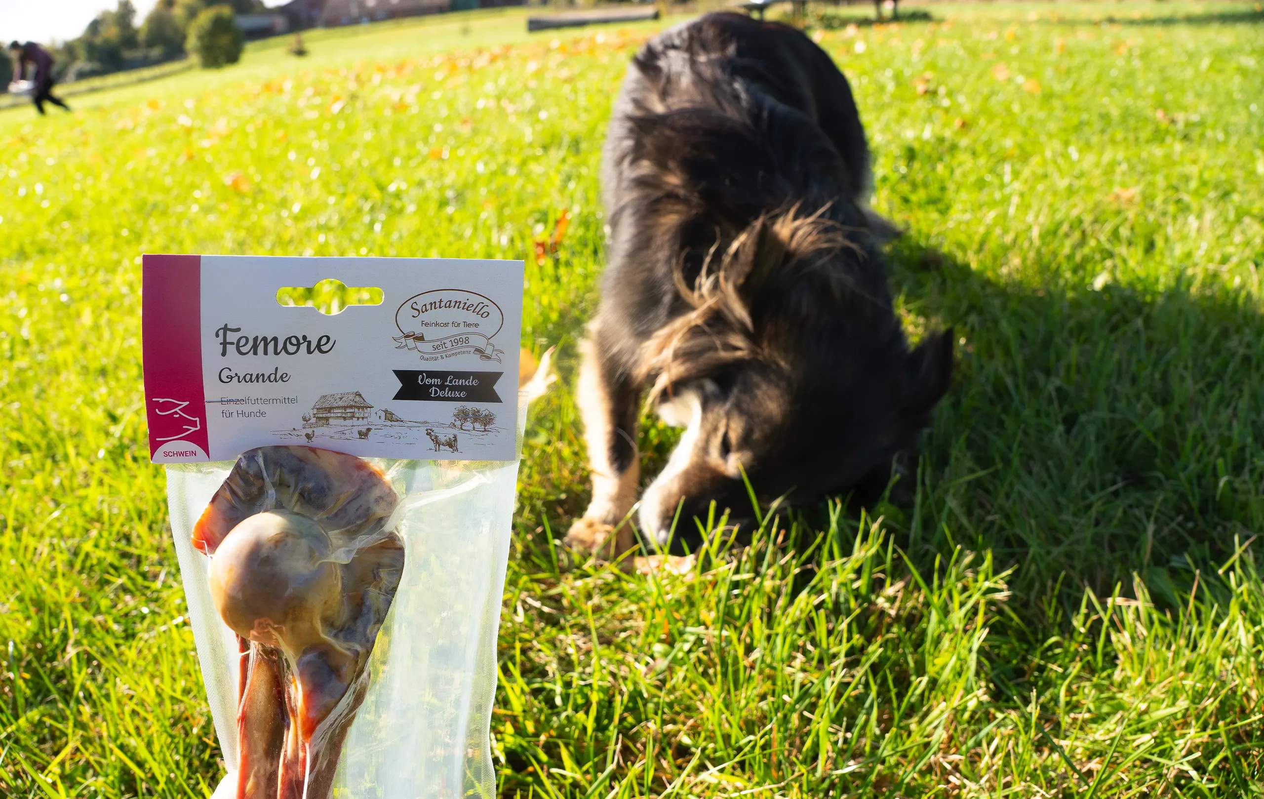 Santaniello-exklusives-hochwertiges-Hundefutter-Hundeknochen